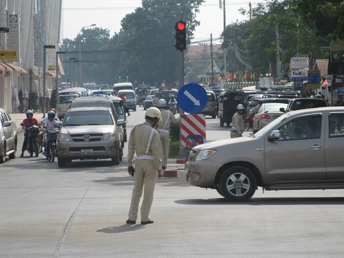 No-More-Right-Turns-On-Traffic-Lights-Lao-Police
